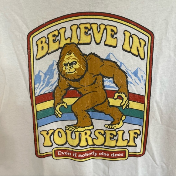 DOM Men’s Graphic Print T-Shirt Size Small White Believe In Yourself Big Foot - Picture 2 of 7